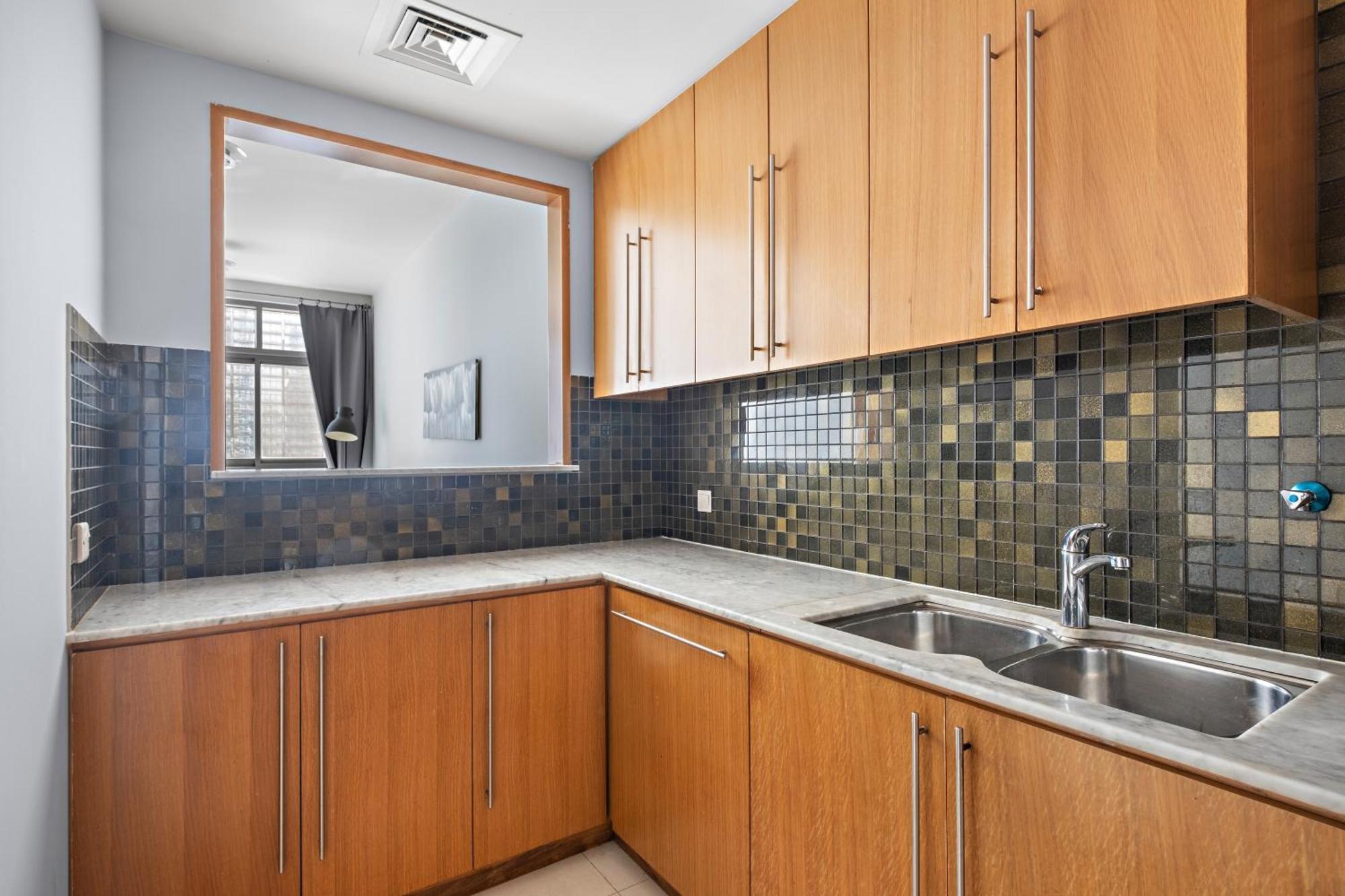 Stunning 1br Overlooking Marina *