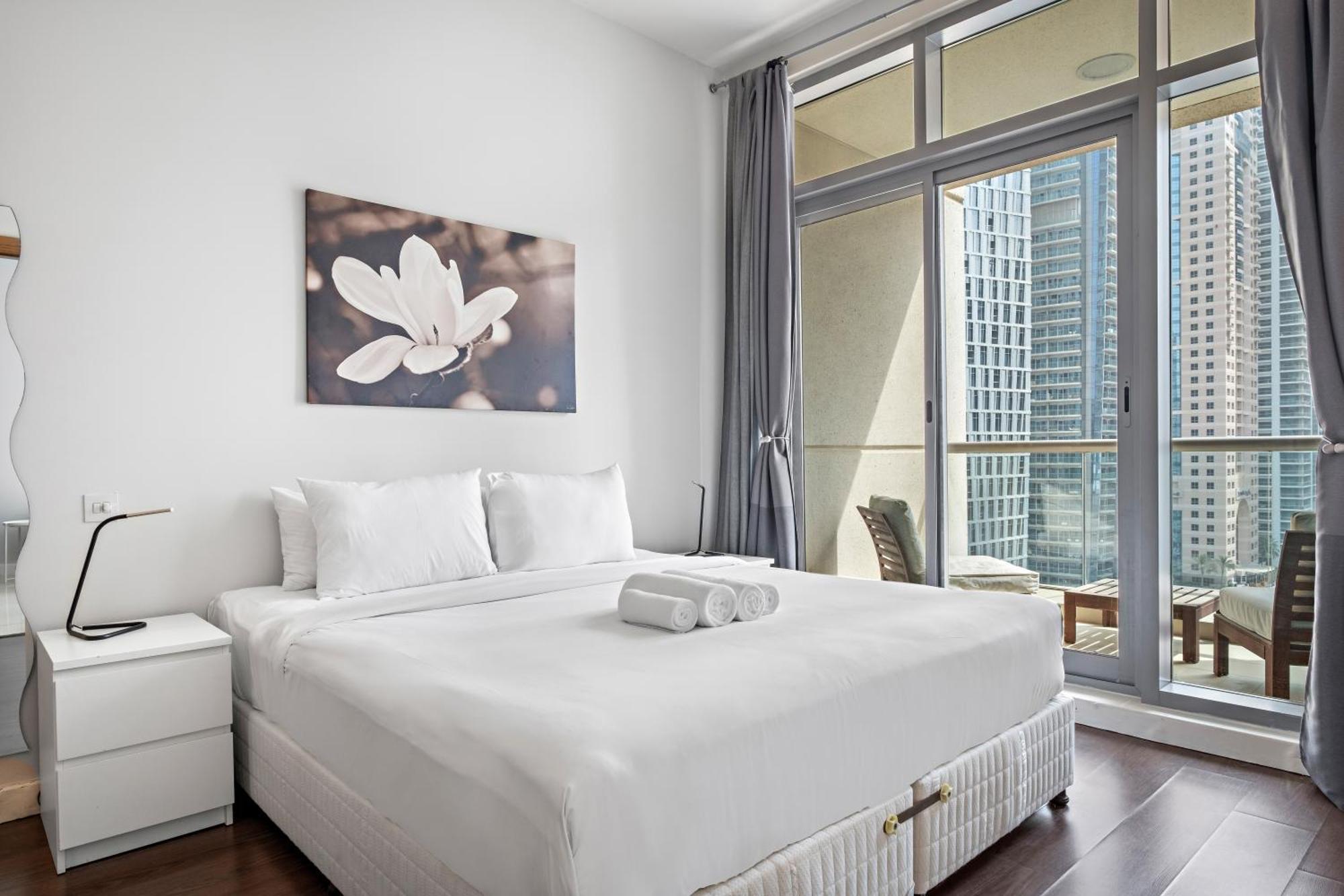 Stunning 1br Overlooking Marina * Dubai