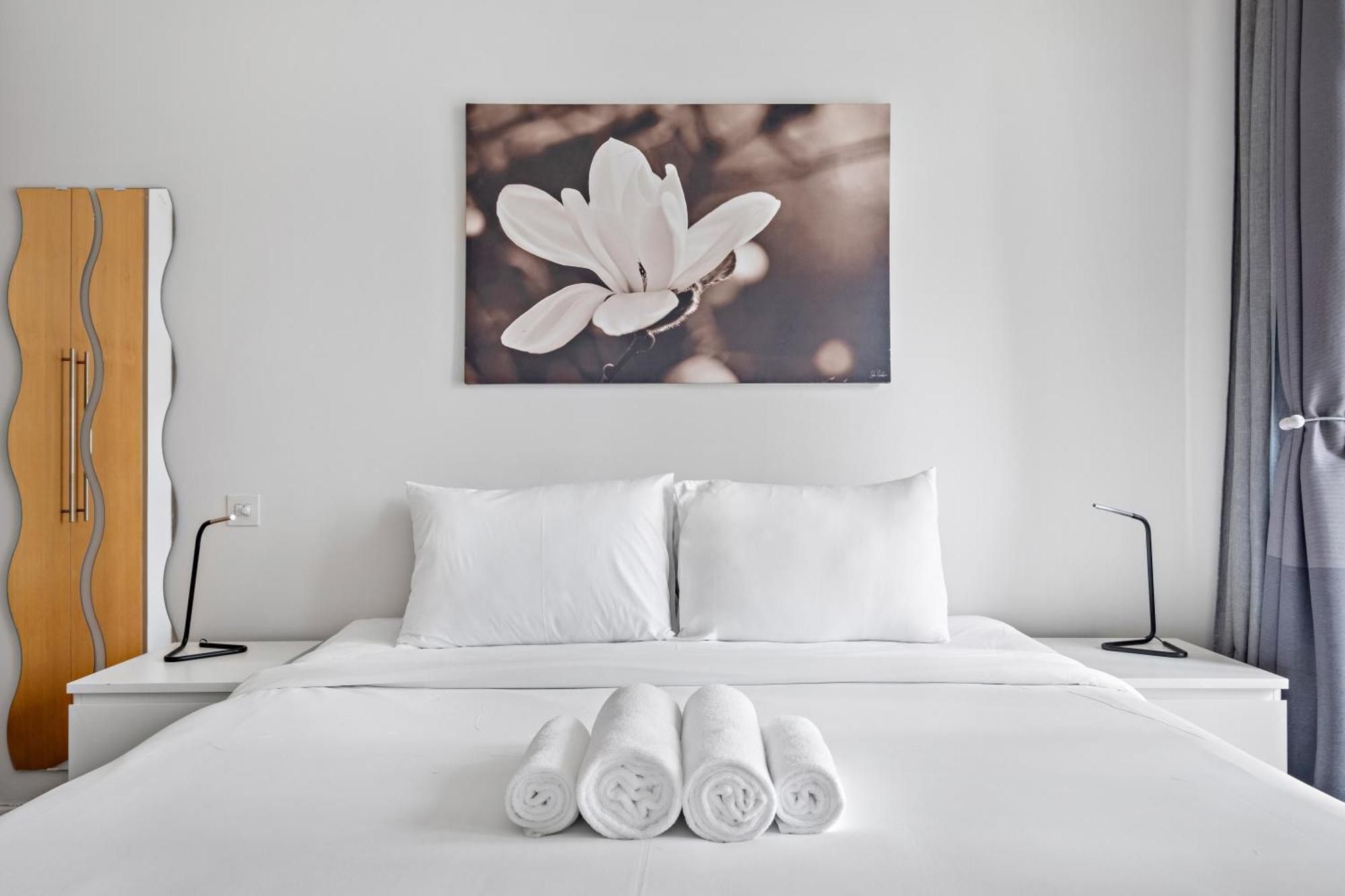 Stunning 1br Overlooking Marina