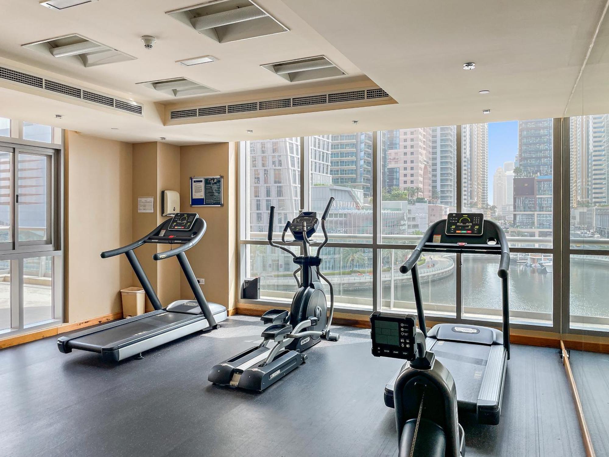 Apartment Stunning 1br Overlooking Marina Dubai