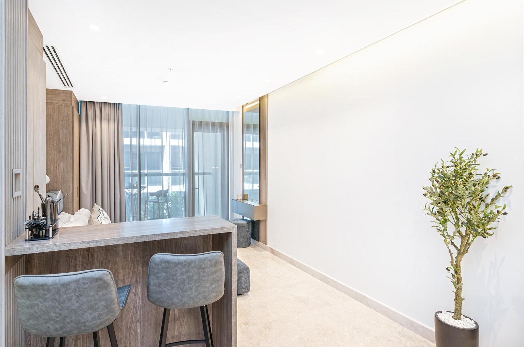 Lux In Downtown In The Sterling By Omniyat * Dubai