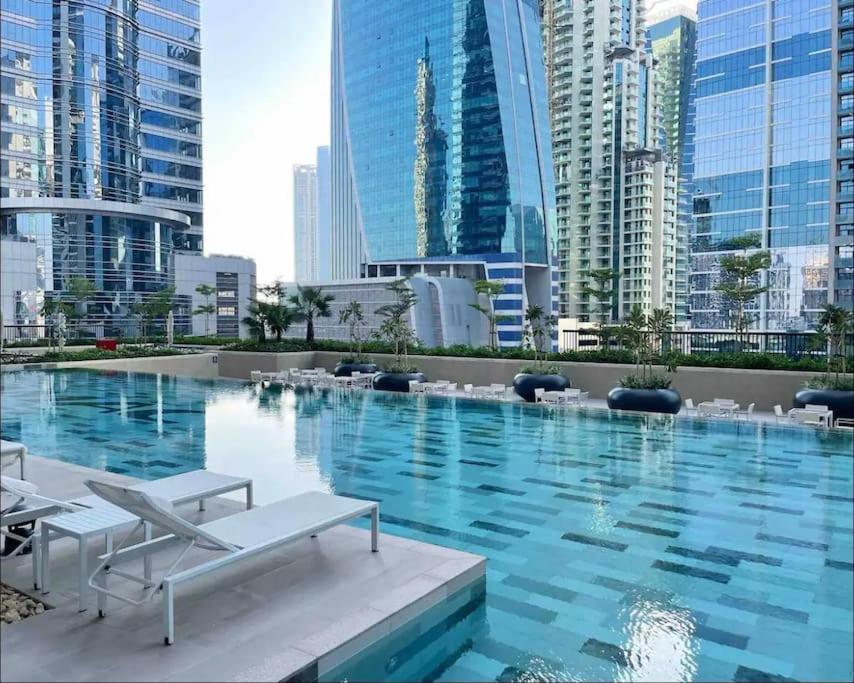 Luxury 1br Close To Burj Khalifa Apartment *