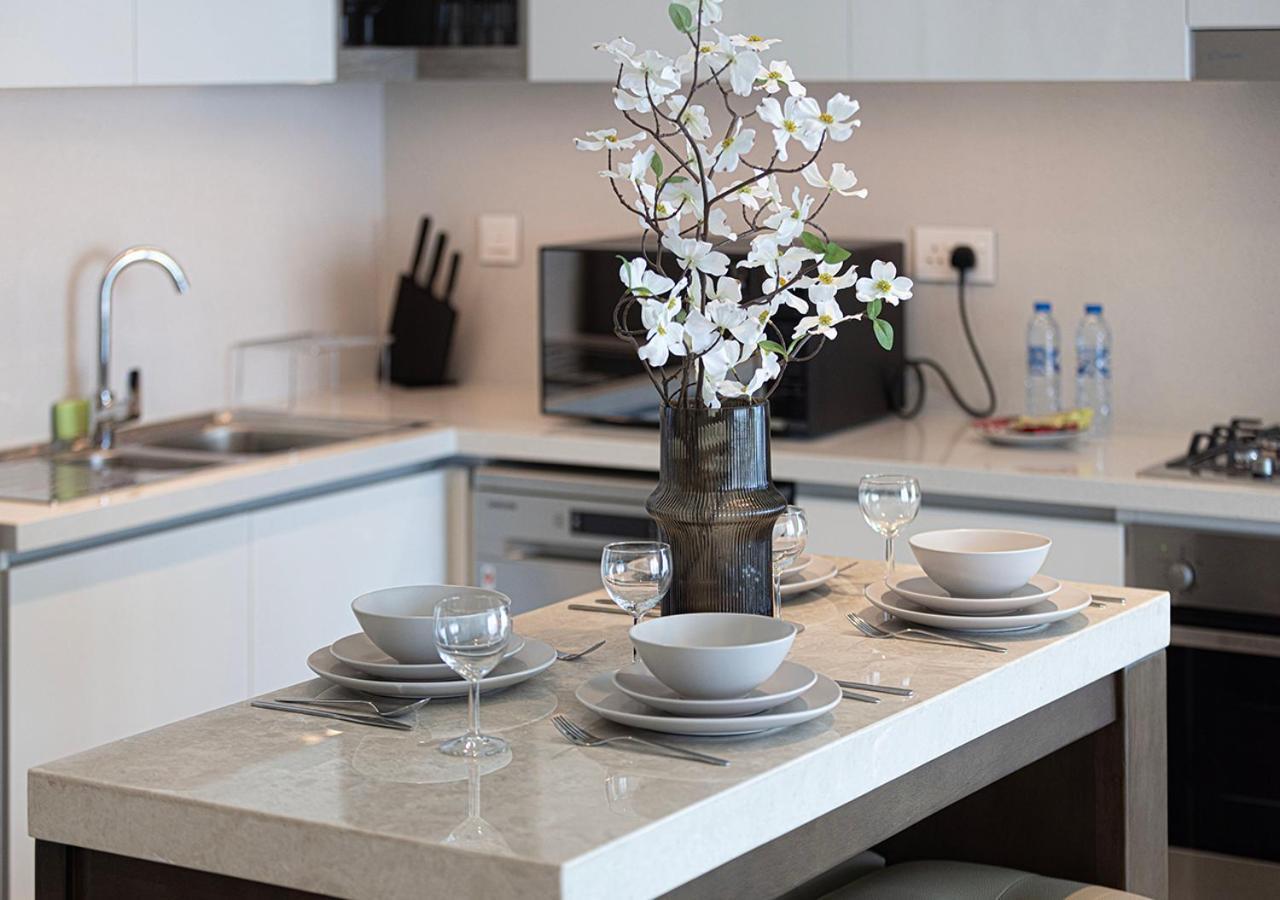 Luxury 2 Bedroom Apartment, 5 Mins To Mall With Amazing View In Downtown Views 2 Apartment