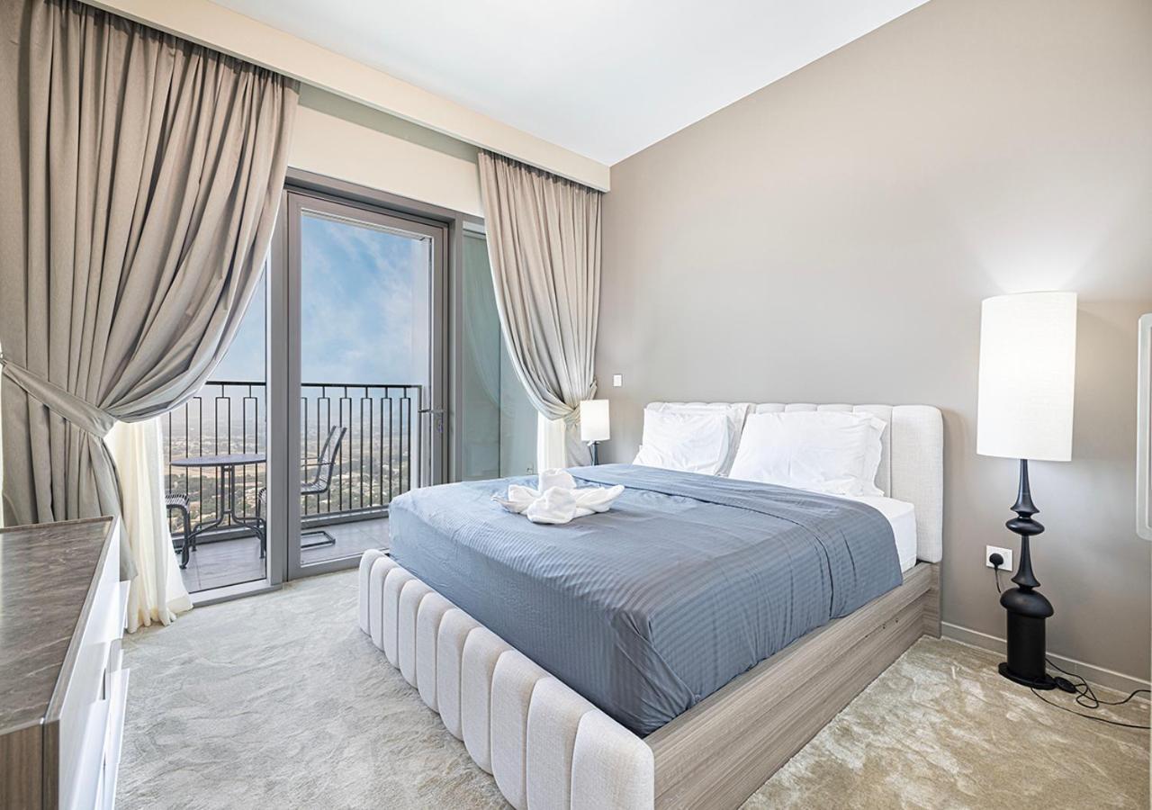 Luxury 2 Bedroom Apartment, 5 Mins To Mall With Amazing View In Downtown Views 2 Dubai
