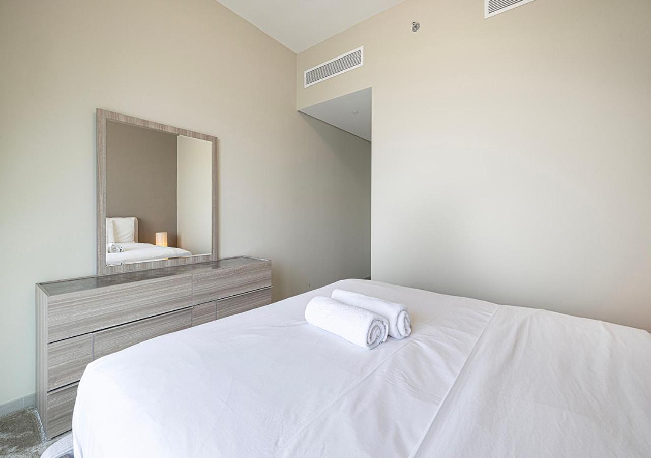 Luxury 2 Bedroom Apartment, 5 Mins To Mall With Amazing View In Downtown Views 2 * Dubai