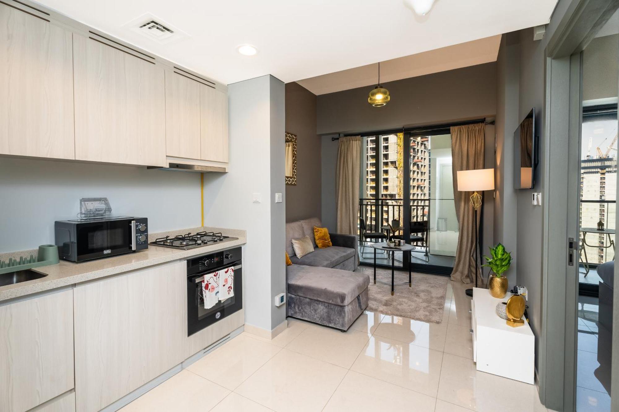 Apartment Zada Tower 1br In Business Bay Near Metro & Burj Khalifa - Escape 24 Homes Dubai