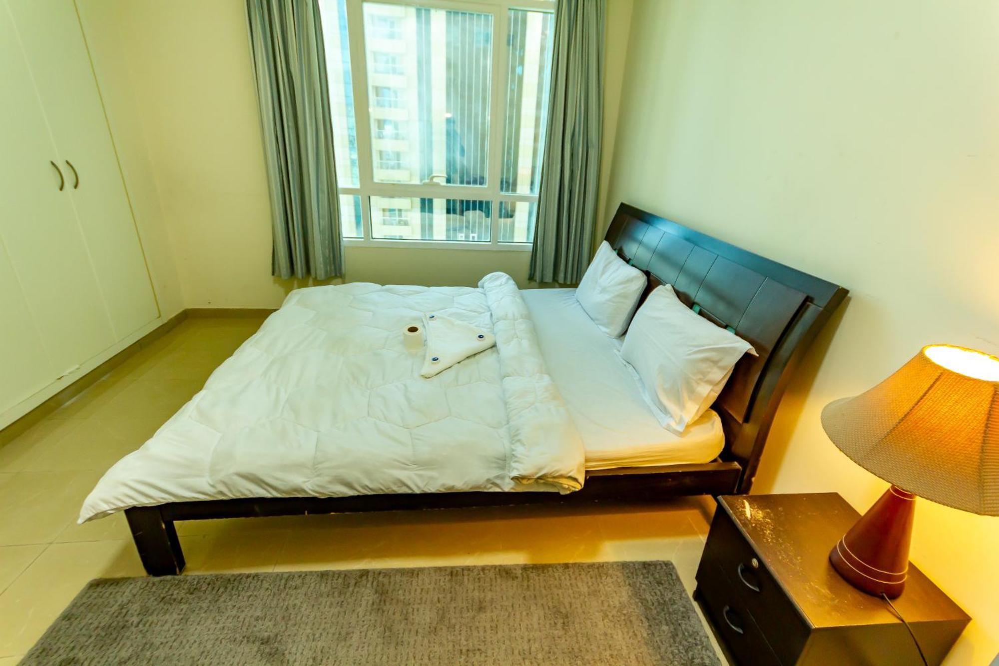 Spacious For Girls In Marina فتيات فقط Apartment *