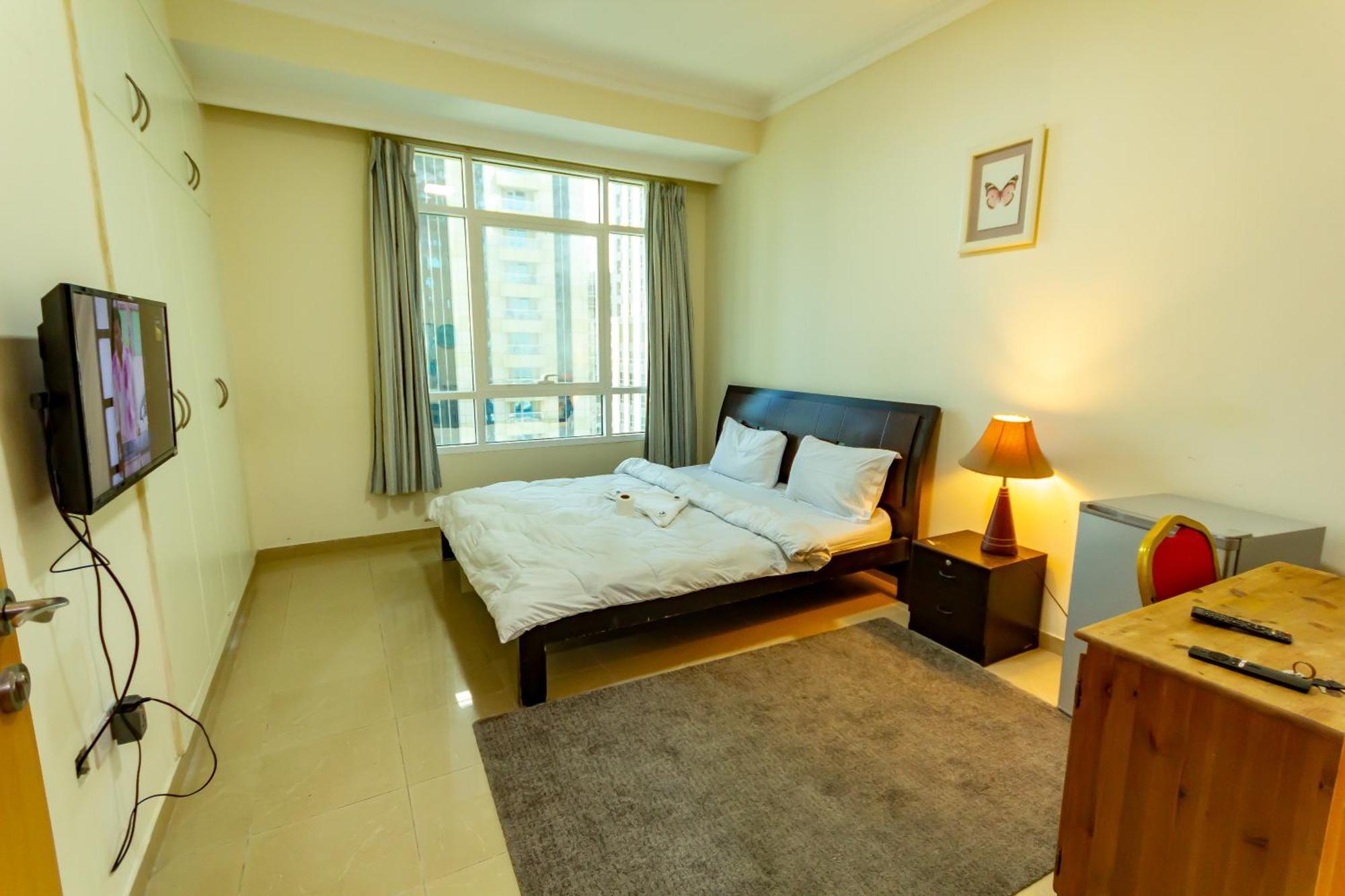 Spacious For Girls In Marina فتيات فقط *