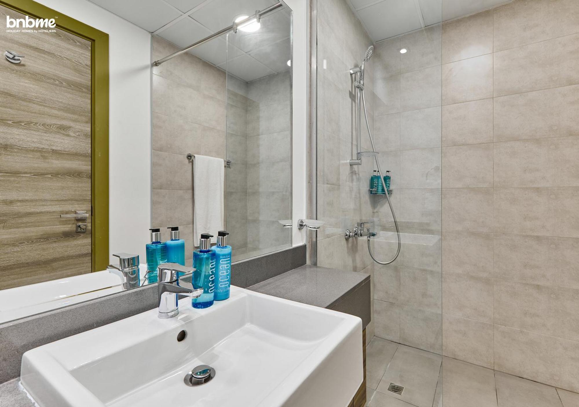 Bnbme - Bloom Heights Jvc Apartment *