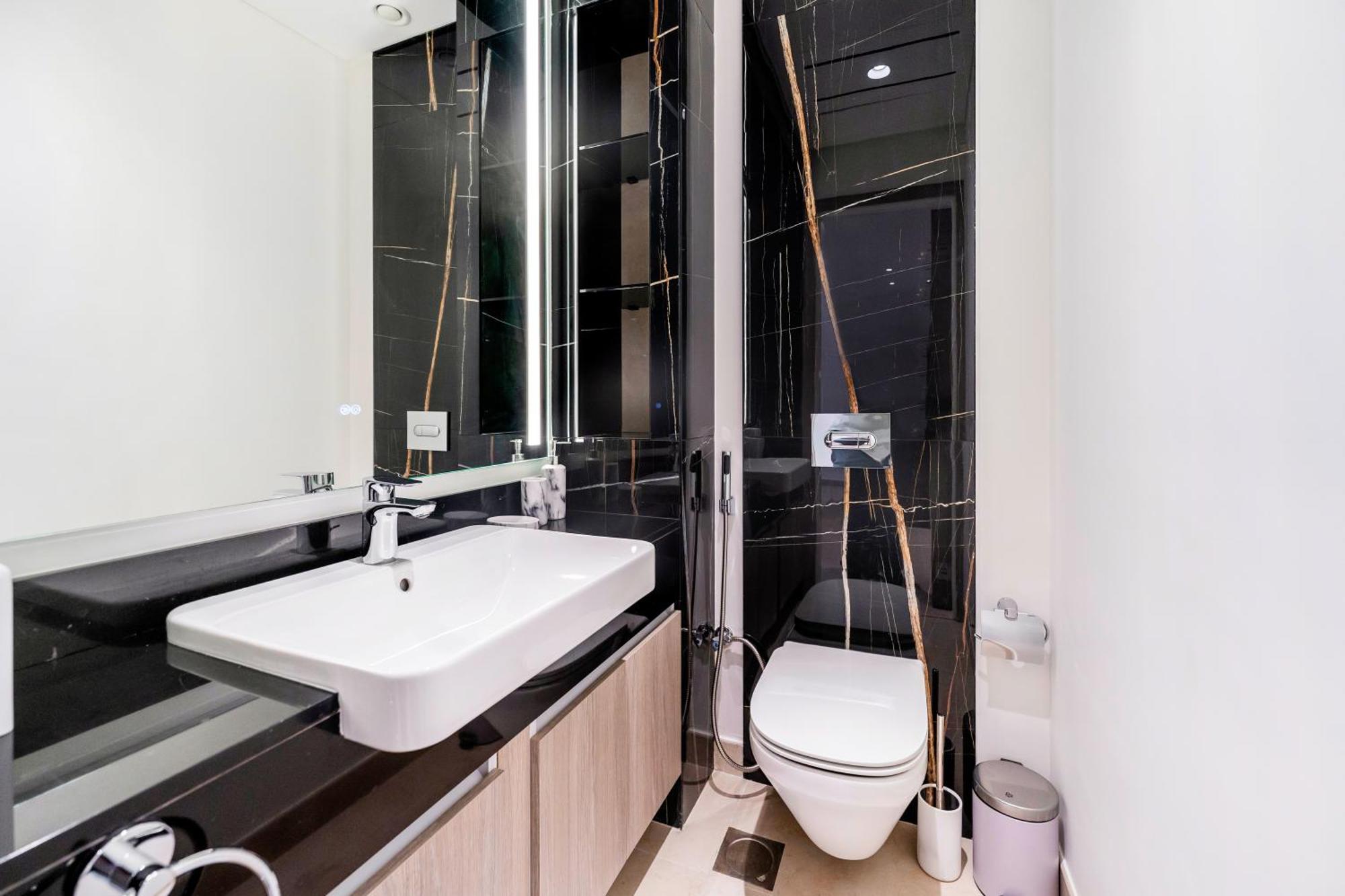 Fam Living - Me Do Re Tower - Brandnew 1bedroom Apartment Dubai