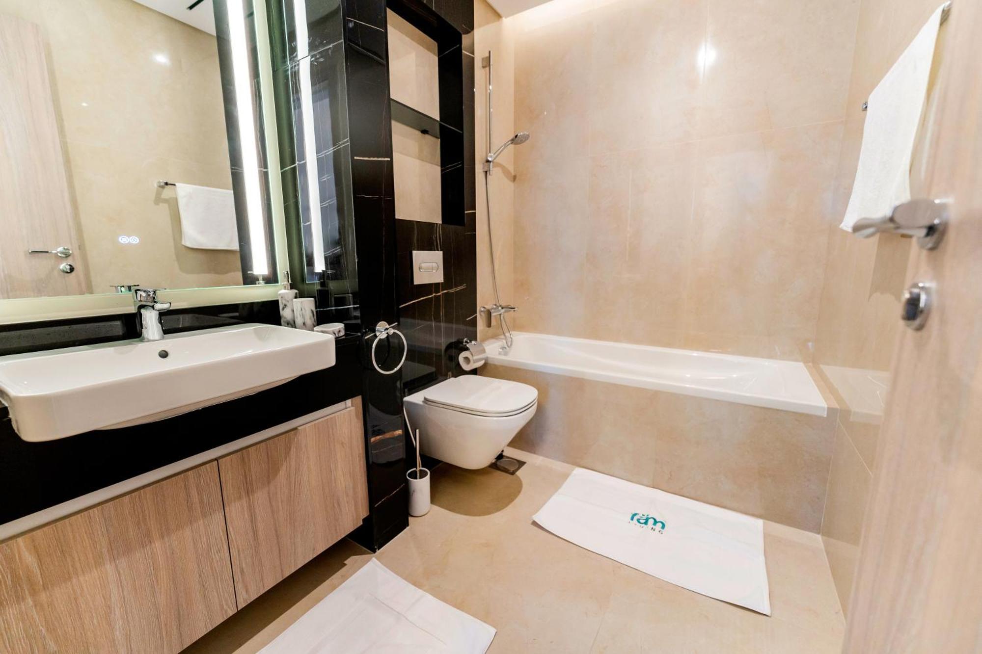 Fam Living - Me Do Re Tower - Brandnew 1bedroom Dubai