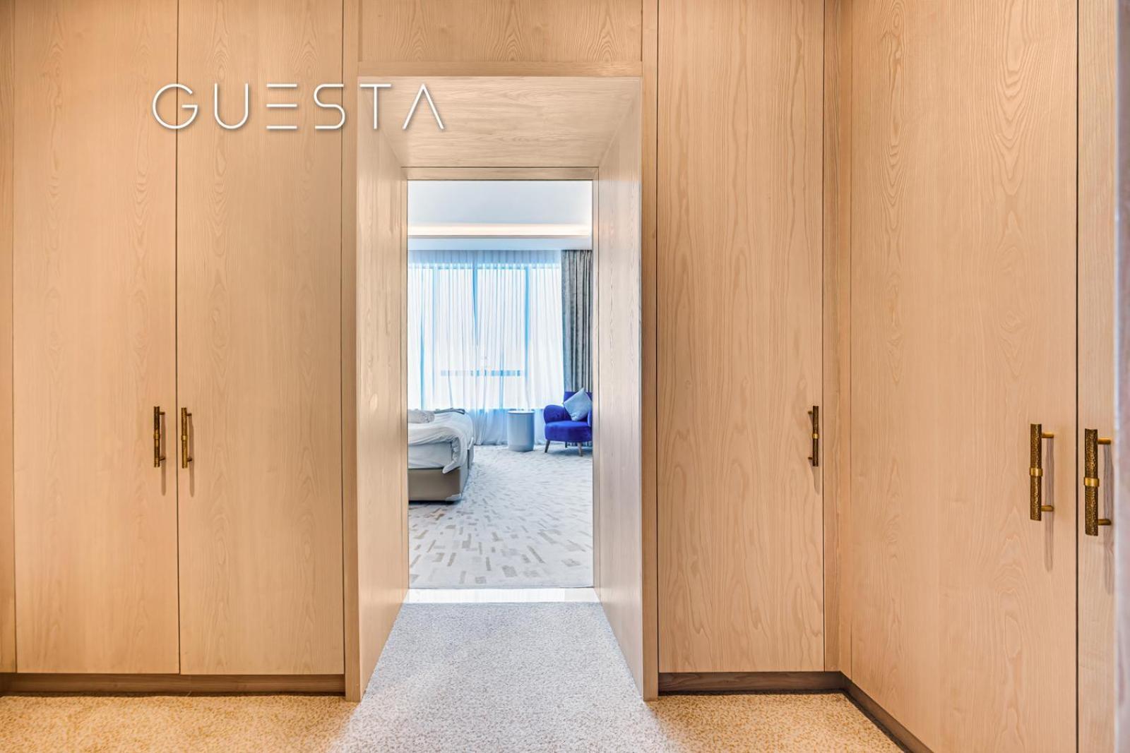 Apartment The Palm Tower, Nakheel Mall, Palm Jumeirah Dubai