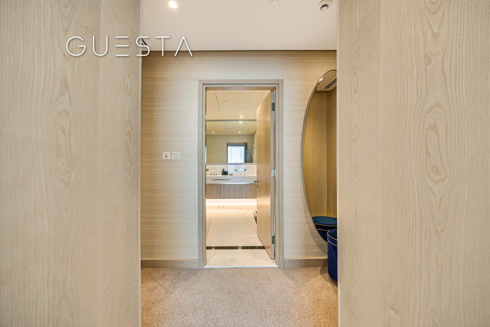 The Palm Tower, Nakheel Mall, Palm Jumeirah Apartment *