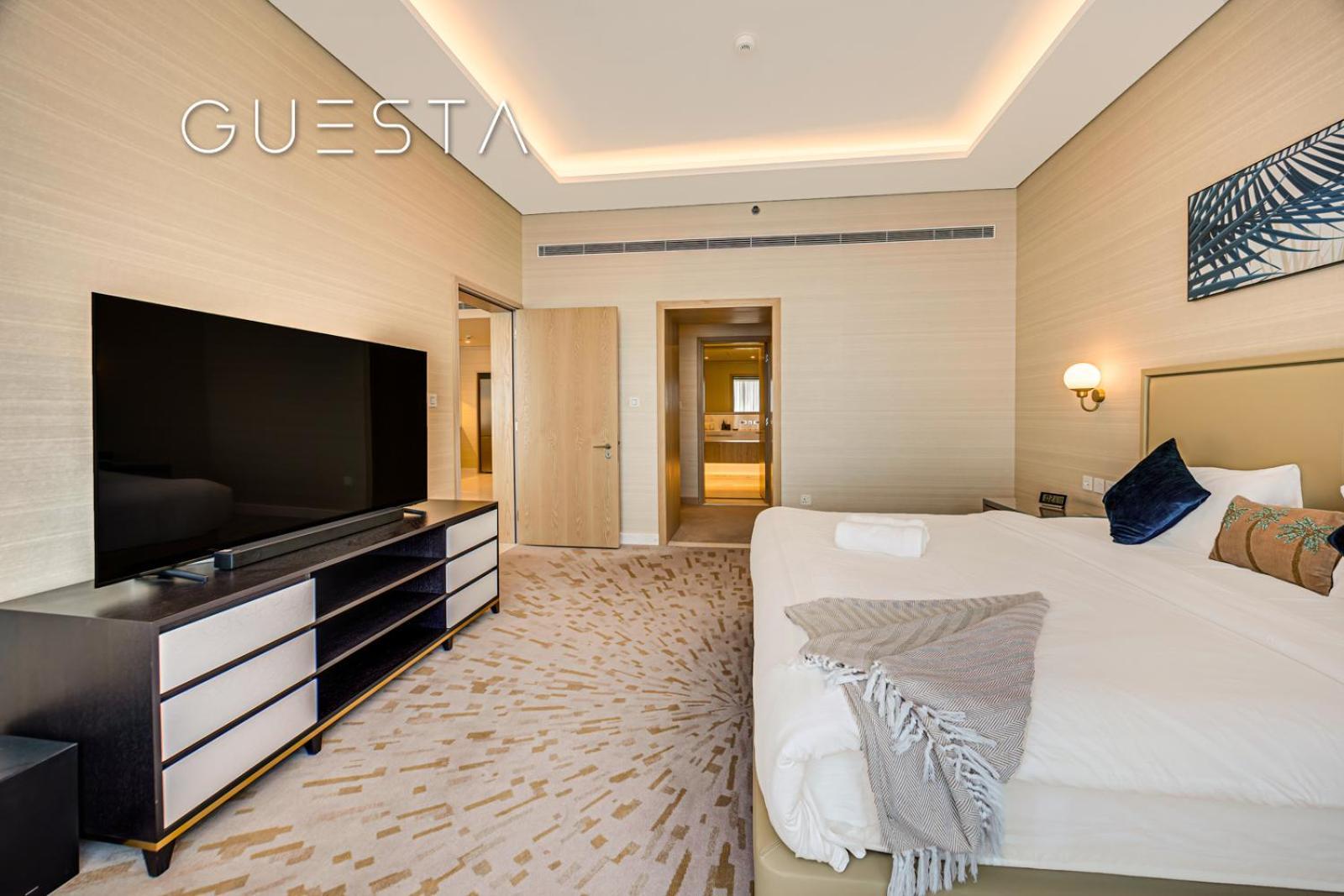 The Palm Tower, Nakheel Mall, Palm Jumeirah * Dubai