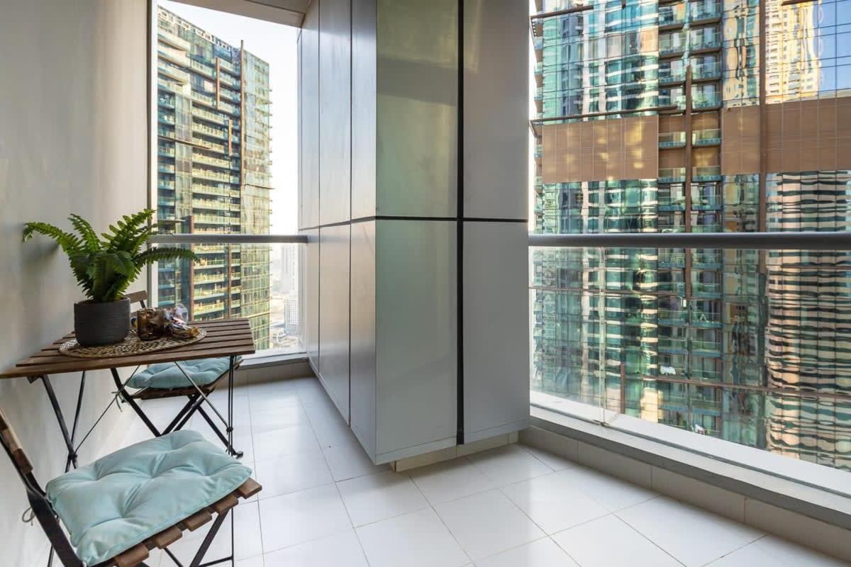 Frank Porter - Torch Tower * Dubai