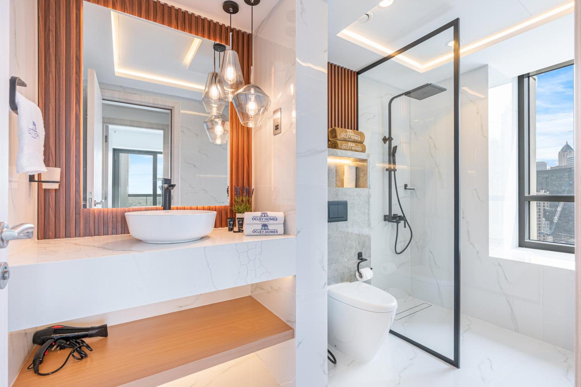 Ultra Modern Boulevard With Stunning View Apartment *