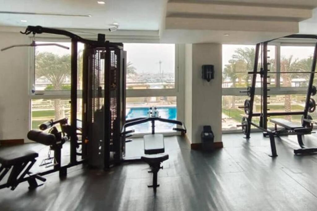 Manzil - 2br With Waterfront Views In Palm Dubai