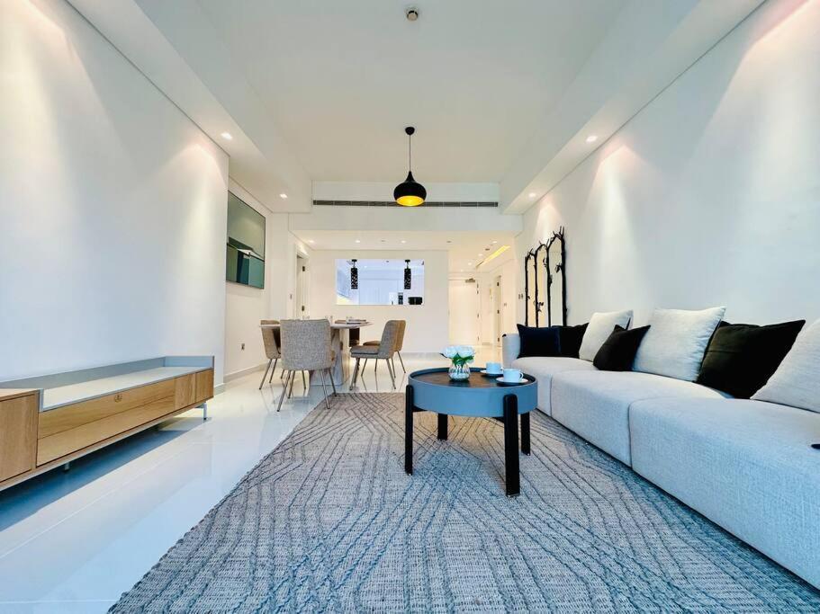 Manzil - 2br With Waterfront Views In Palm Apartment *