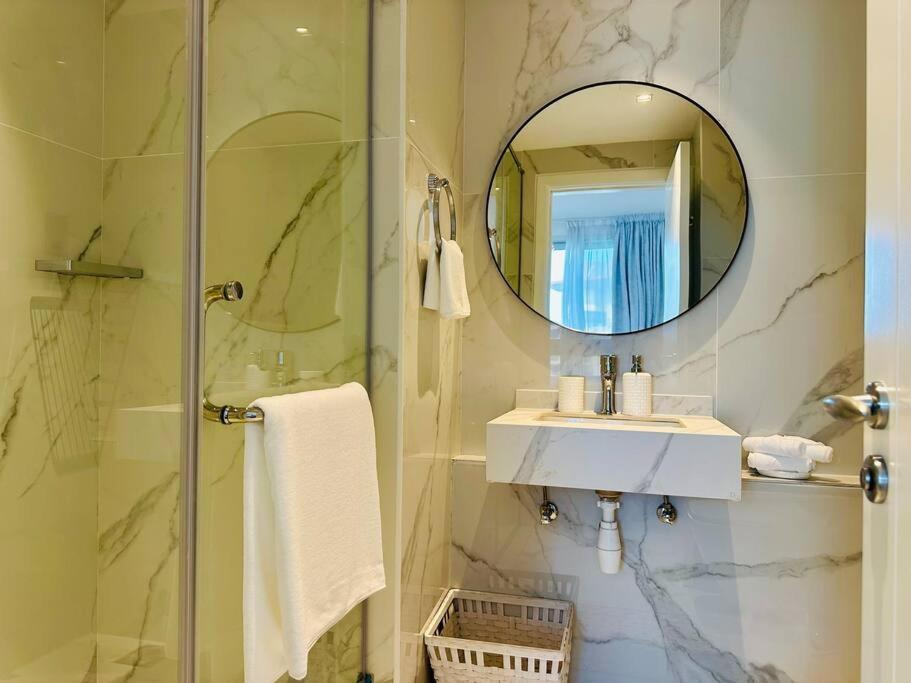Manzil - 2br With Waterfront Views In Palm * Dubai