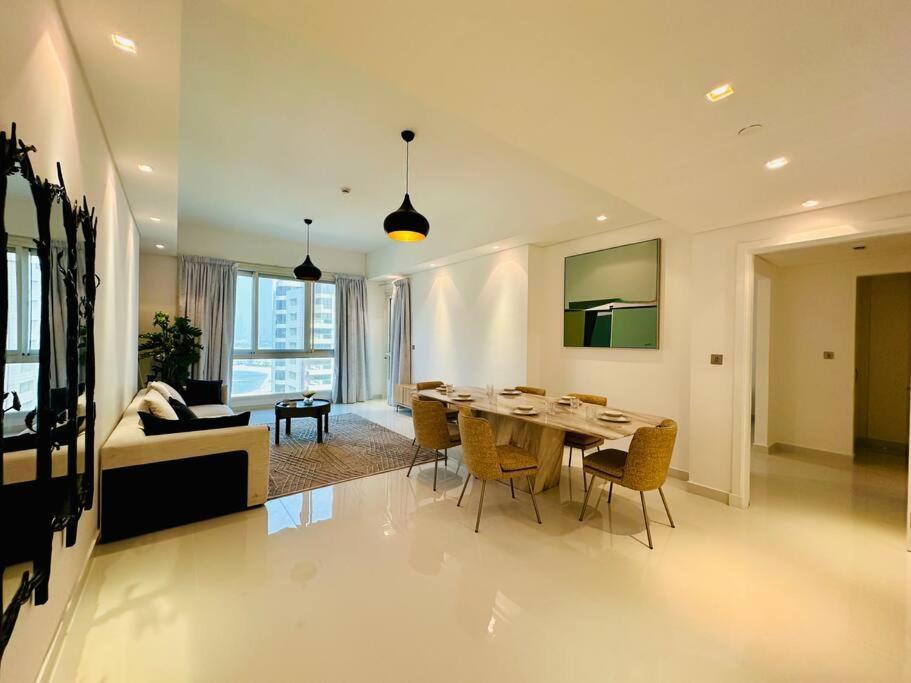 Manzil - 2br With Waterfront Views In Palm Apartment *