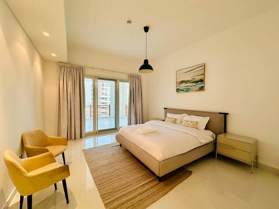 Manzil - 2br With Waterfront Views In Palm Apartment *