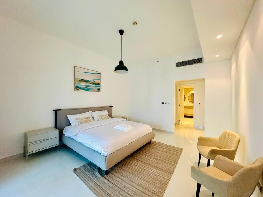 Apartment Manzil - 2br With Waterfront Views In Palm *