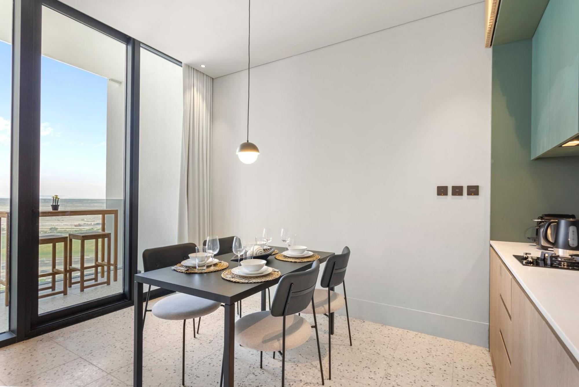 Stylish In Upside Living With Amenities * Dubai