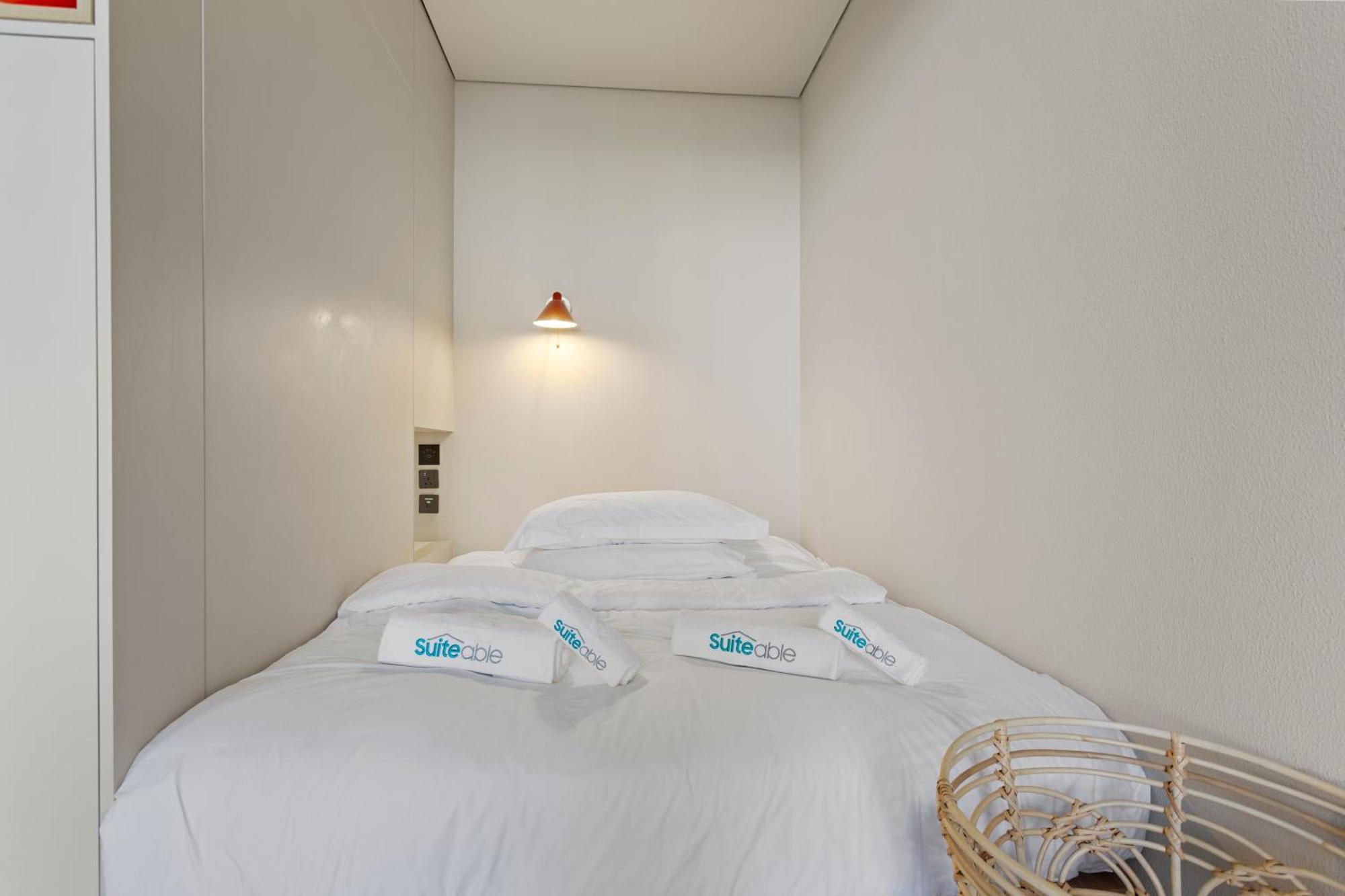 Stylish In Upside Living With Amenities Apartment *