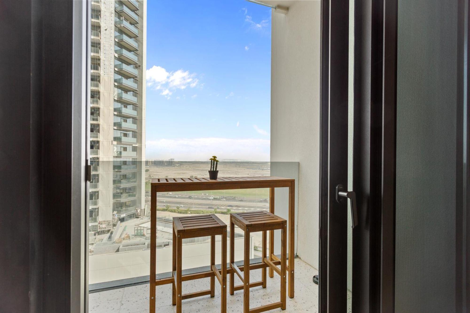 Apartment Stylish In Upside Living With Amenities