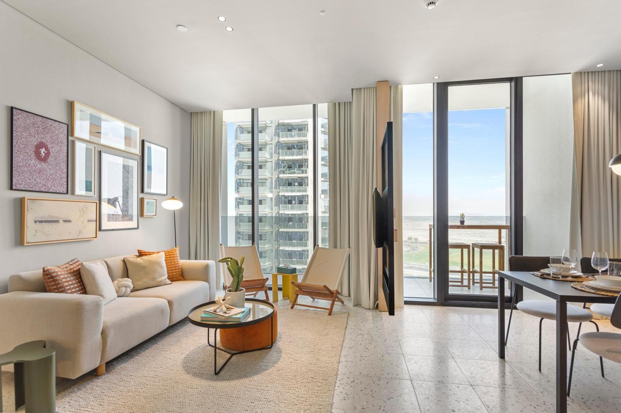 Stylish In Upside Living With Amenities