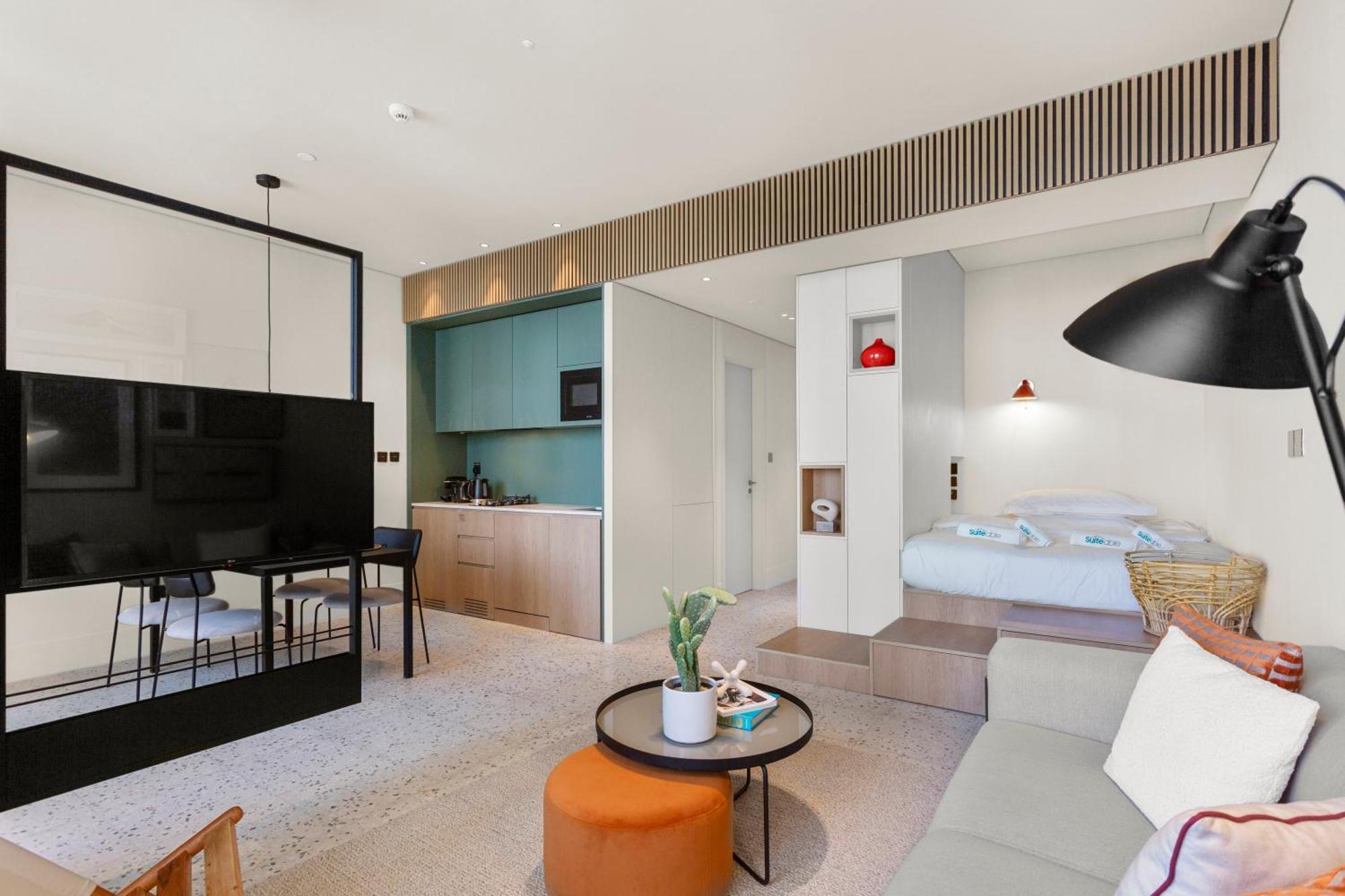 Apartment Stylish In Upside Living With Amenities *
