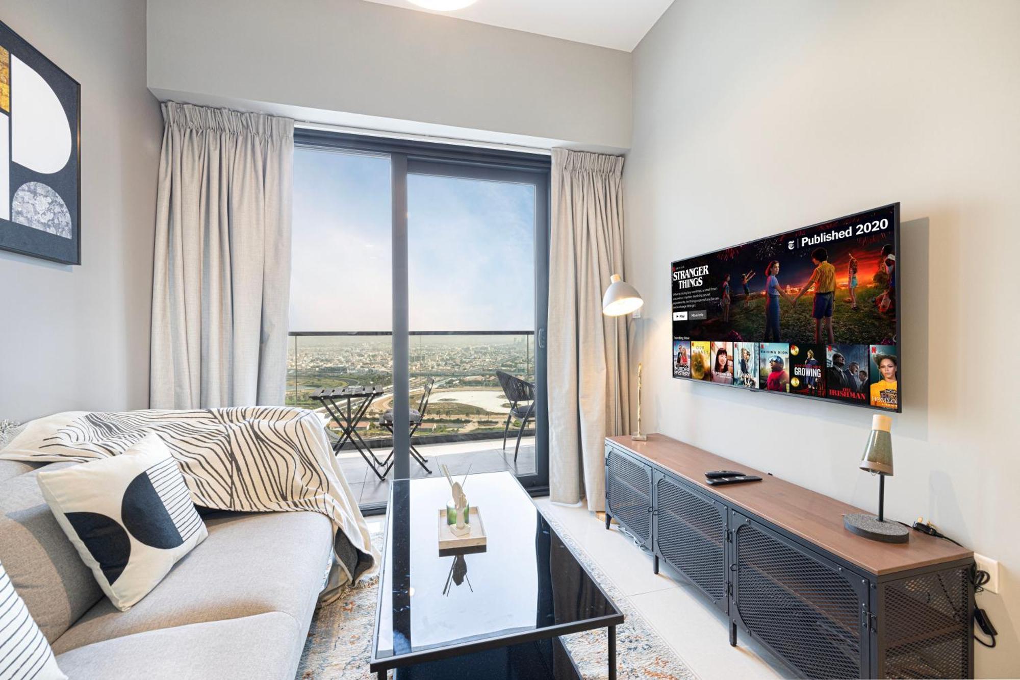 Apartment Modern 1br With Canal View - Zada Tower, Business Bay Dubai
