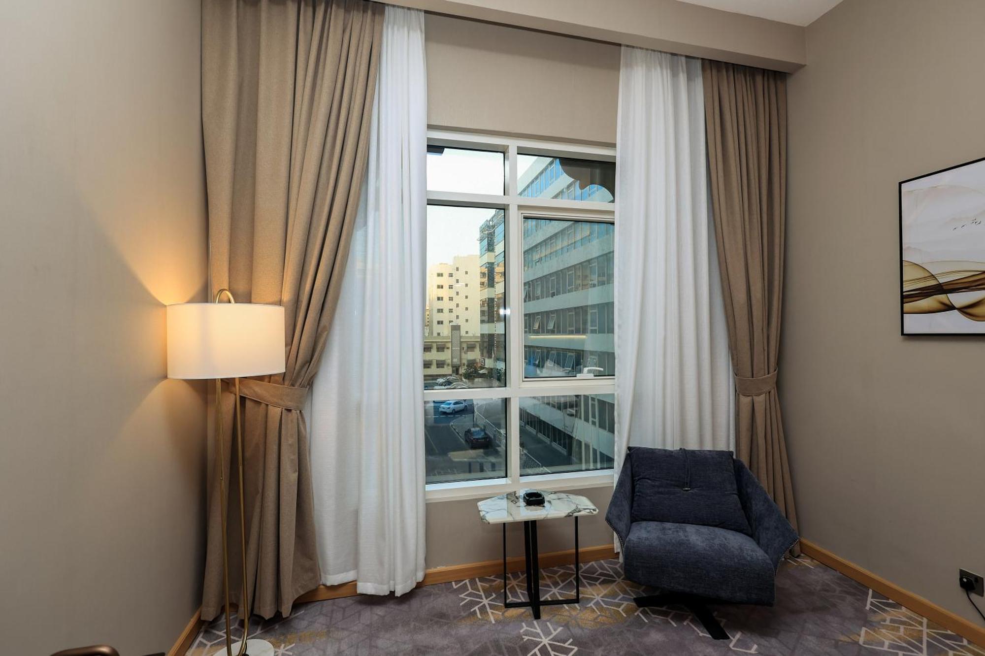 Western Premier M Four 4* Dubai