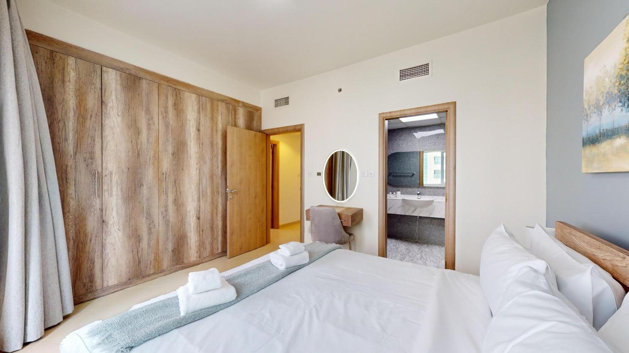 Primestay - Elegant 2br Near Metro - Marina Apartment *