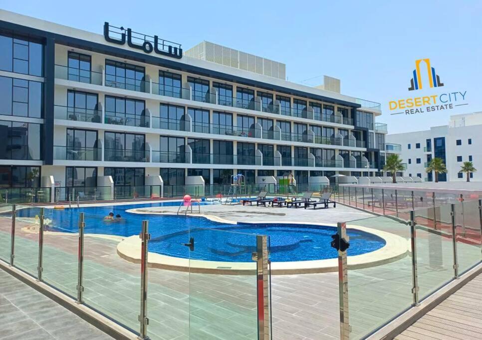 Fully Furnished In City, Hosted By Desert