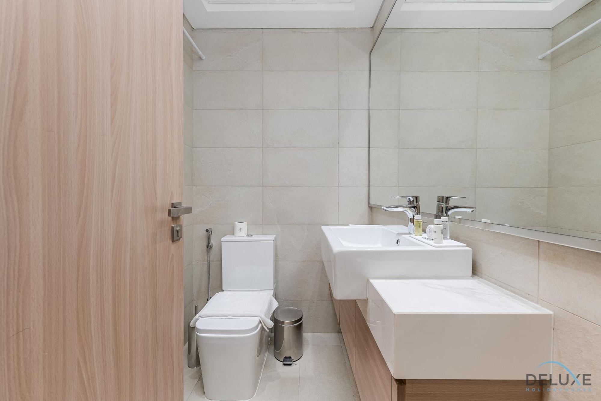 Contemporary In Azizi Riviera 31, Al Merkadh By Deluxe Homes Apartment Dubai
