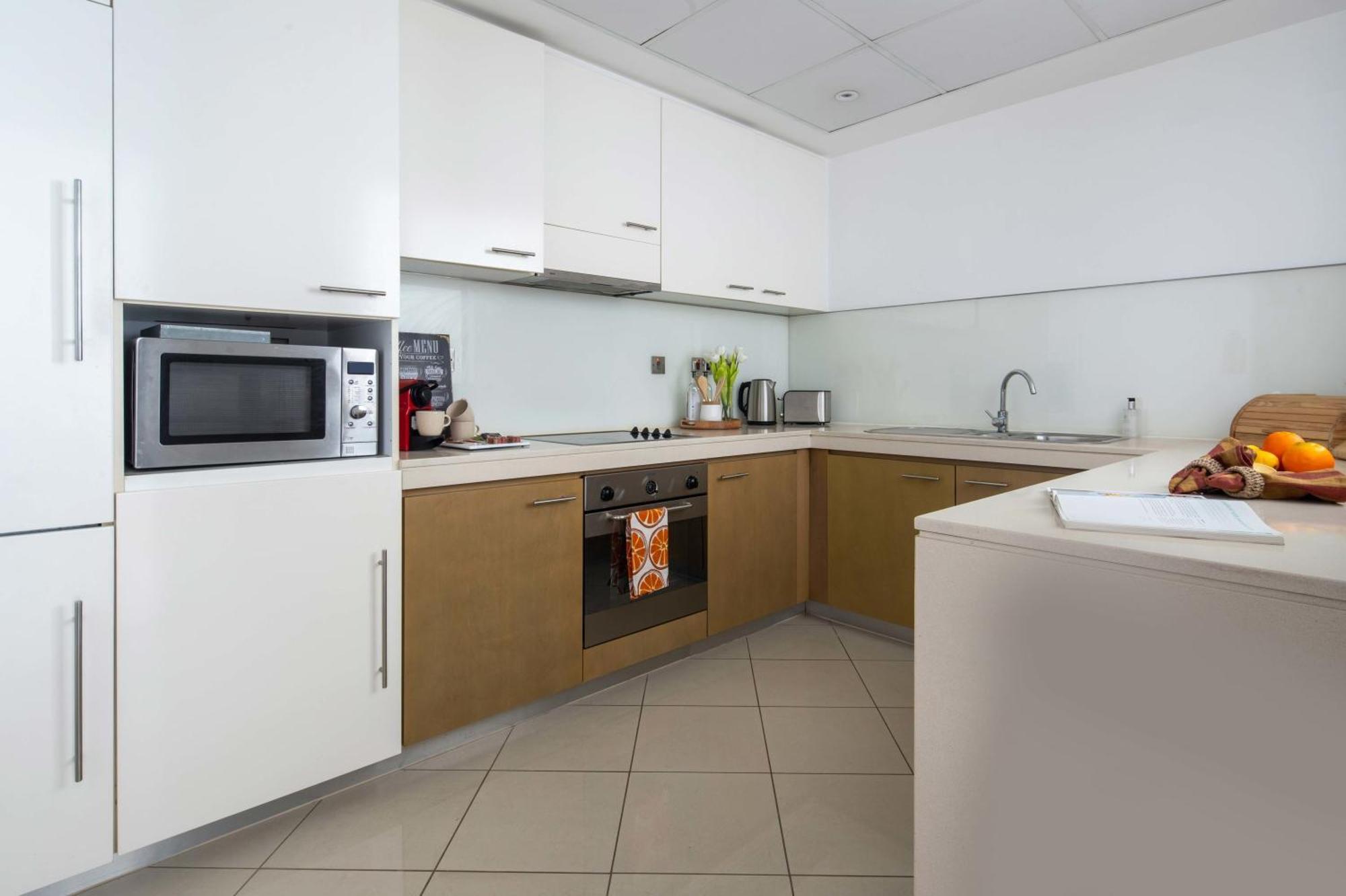 Frank Porter - Marsa Plaza Apartment *