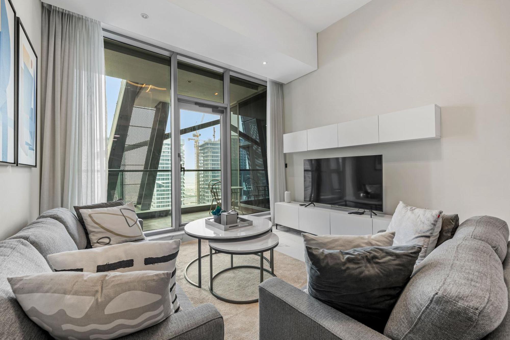Unlock J One Downtown Apartment *
