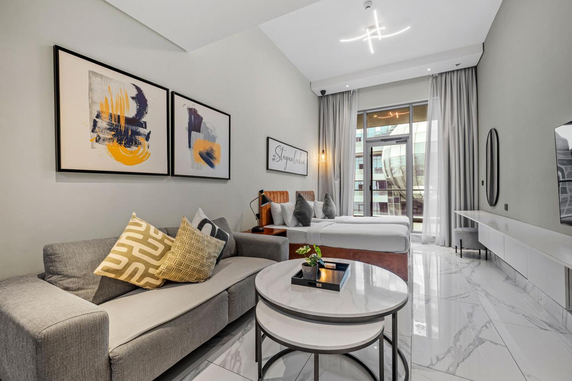 Unlock J One Downtown Apartment *
