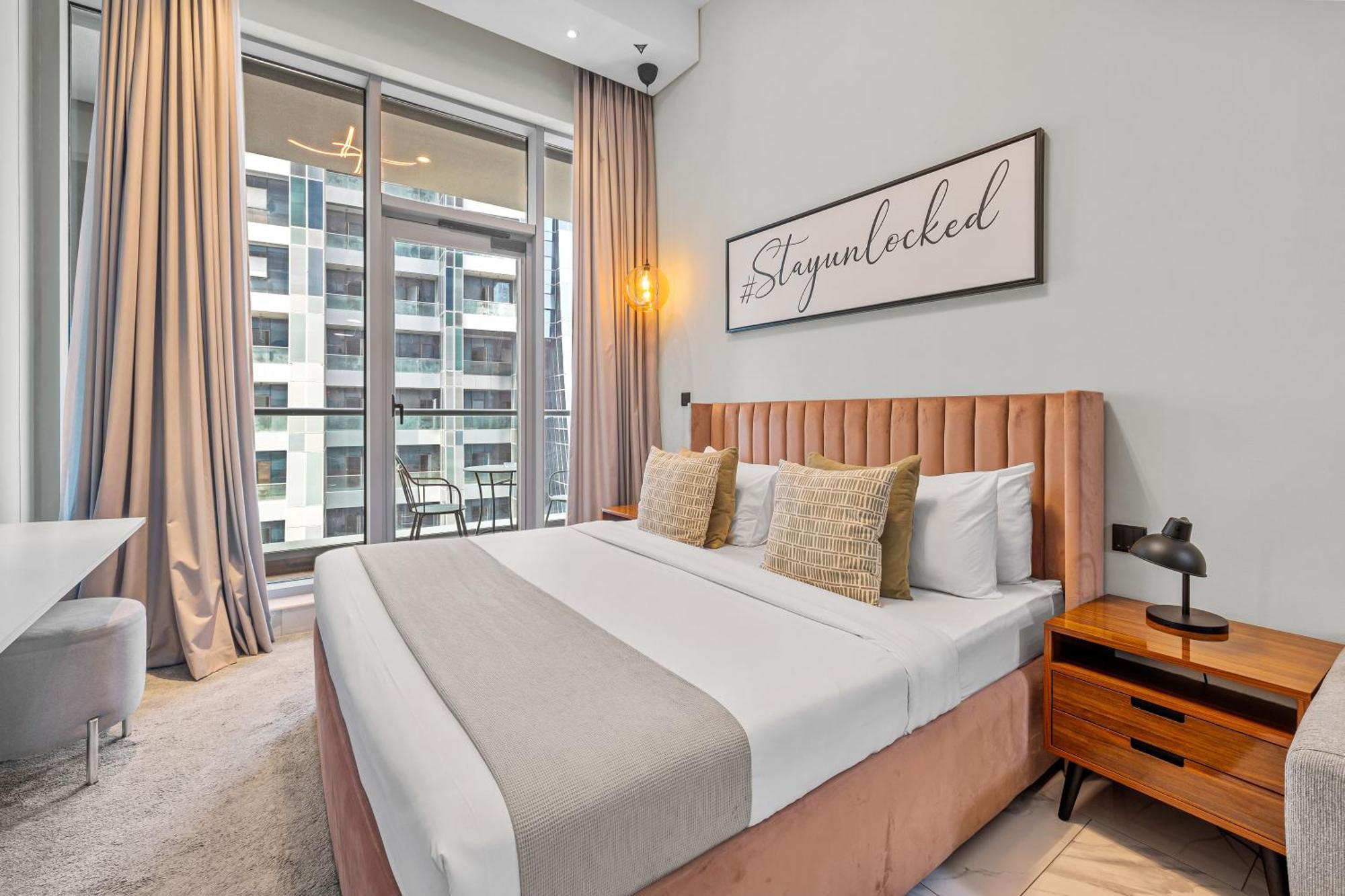Unlock J One Downtown Apartment *