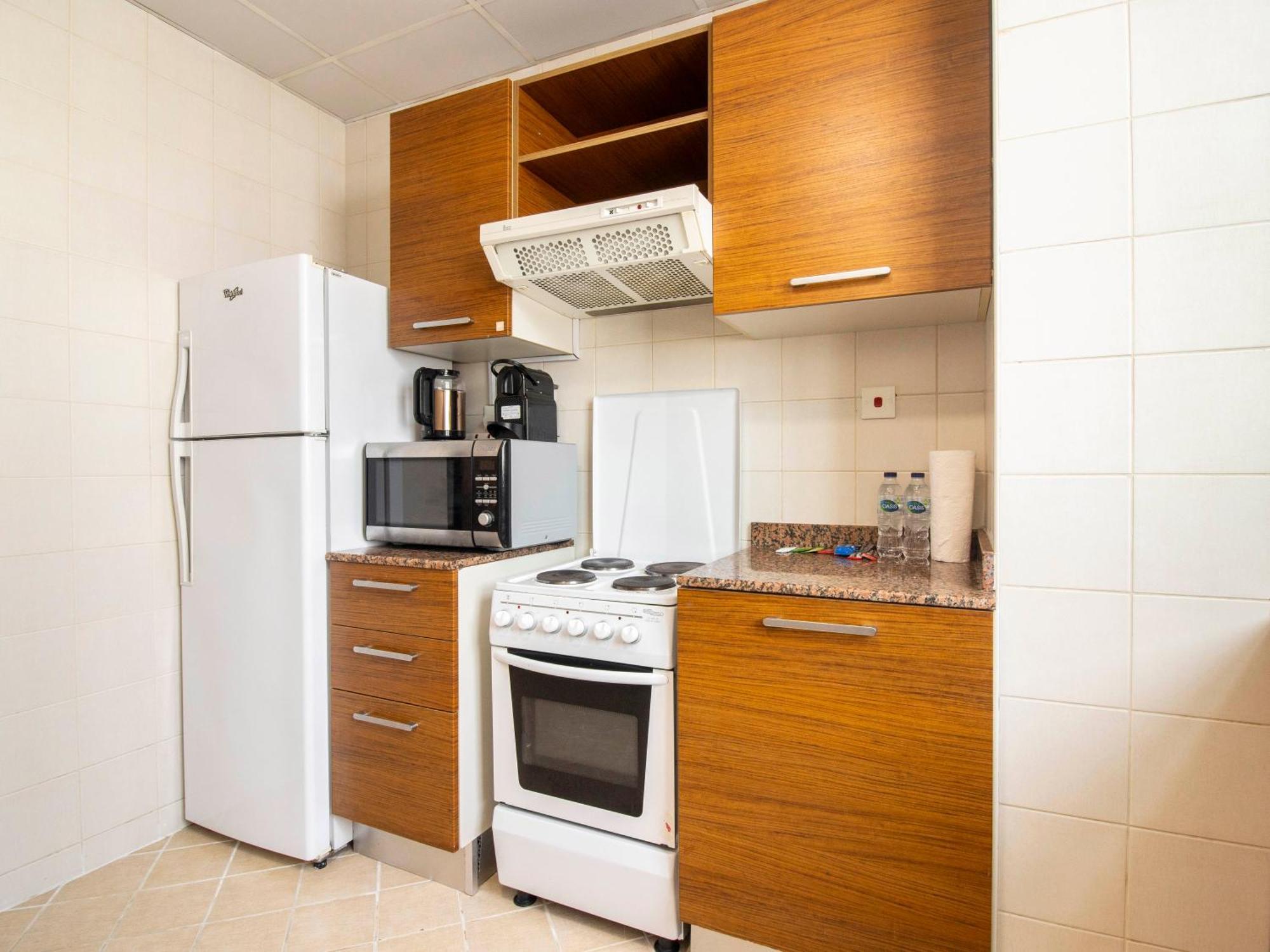 Apartment Cozy 1 Bedroom In Marina