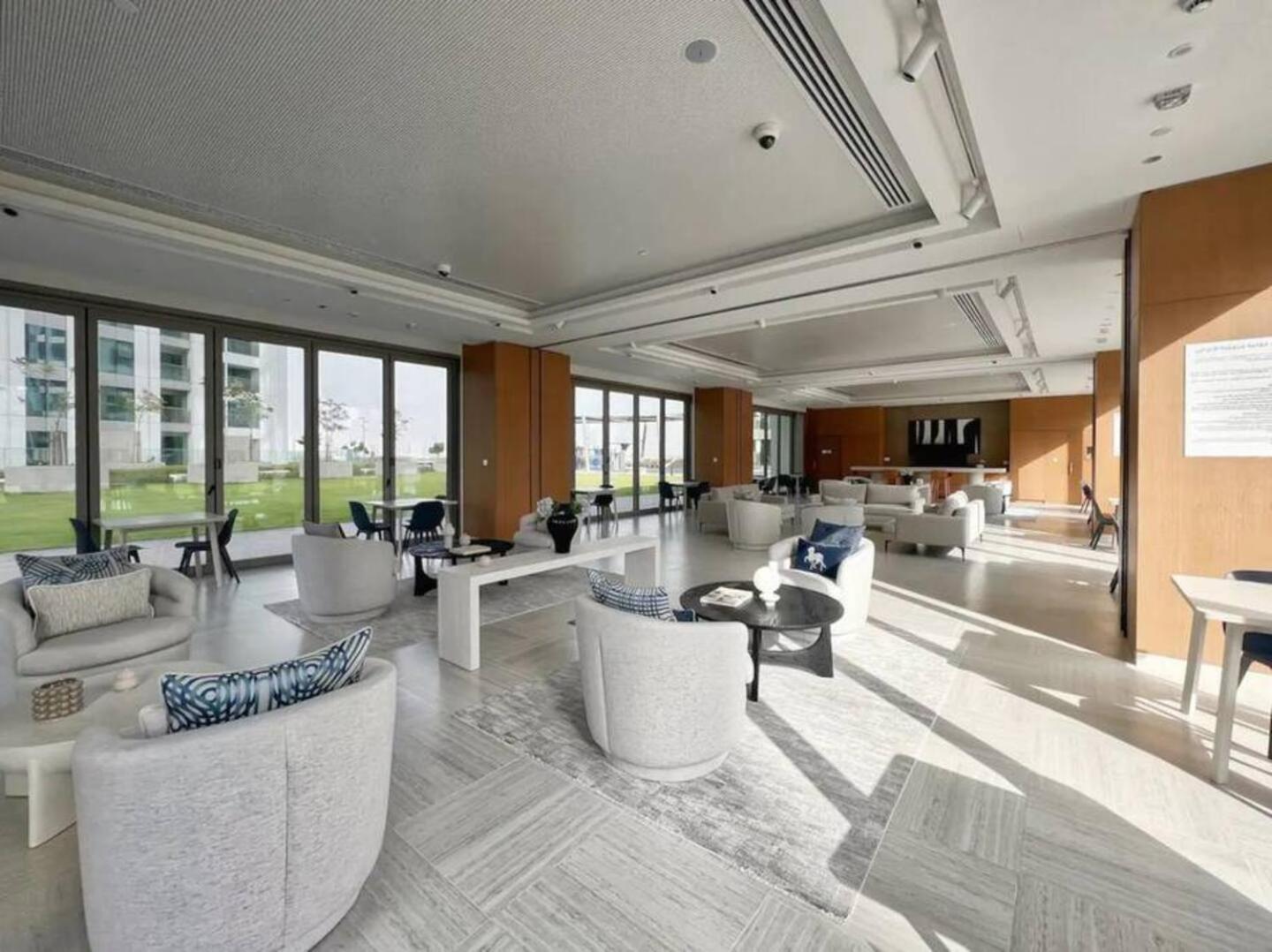 Luxe | 2br | Burj Khalifa View | Mall Access *