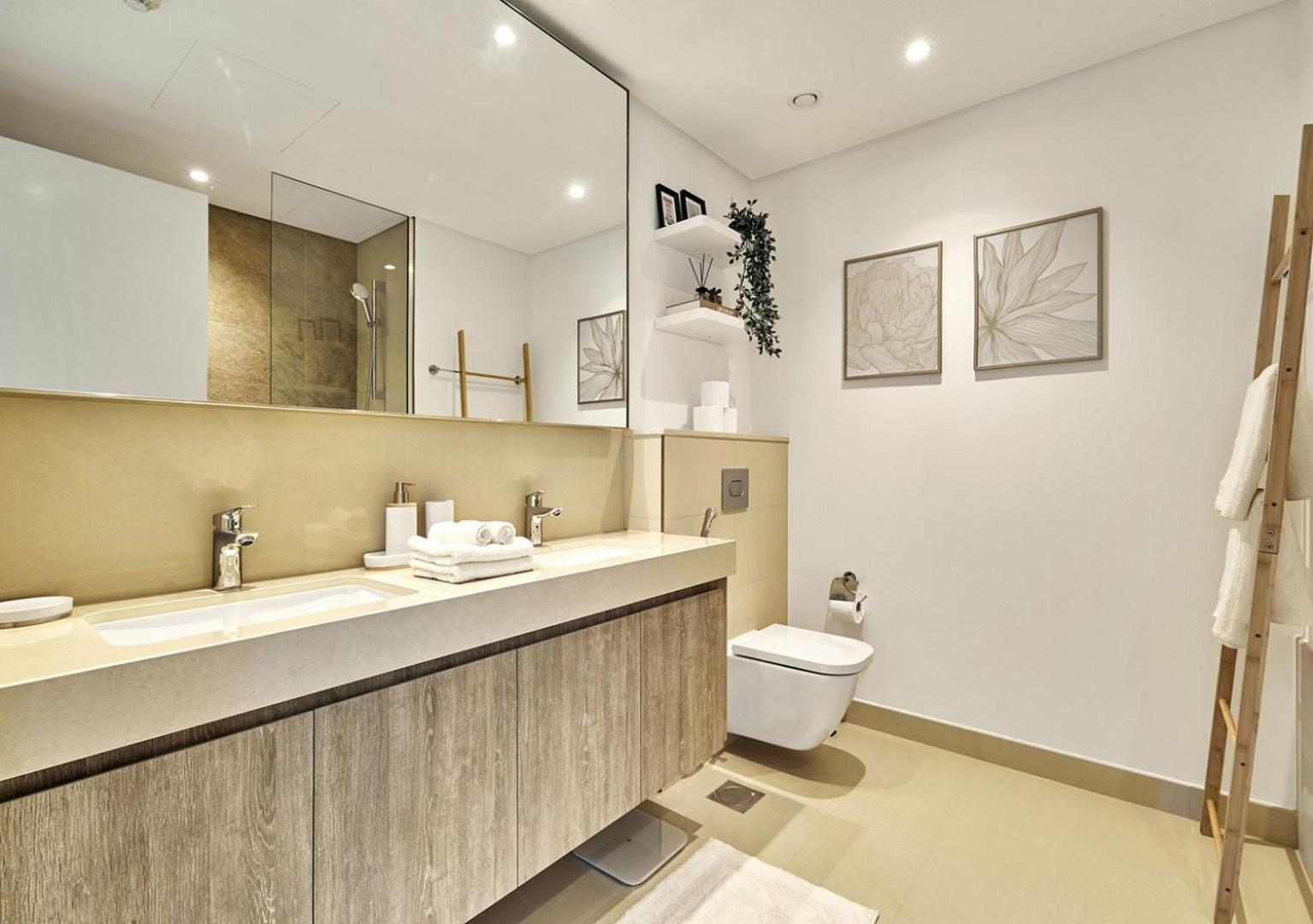 Apartment Luxe | 2br | Burj Khalifa View | Mall Access *