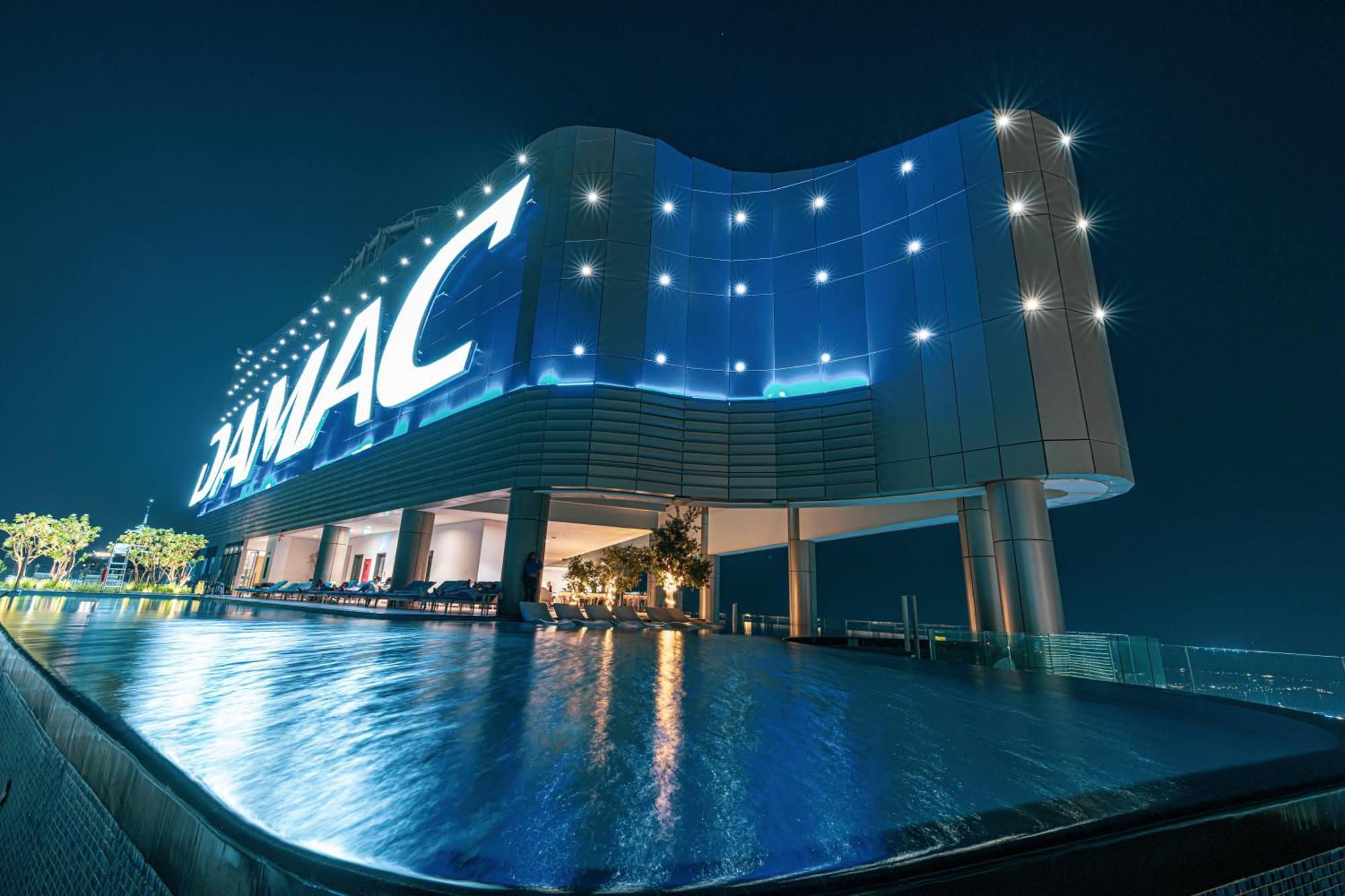 Paramount Midtown, Infinity Pool, Burj Skyline Views Apartment