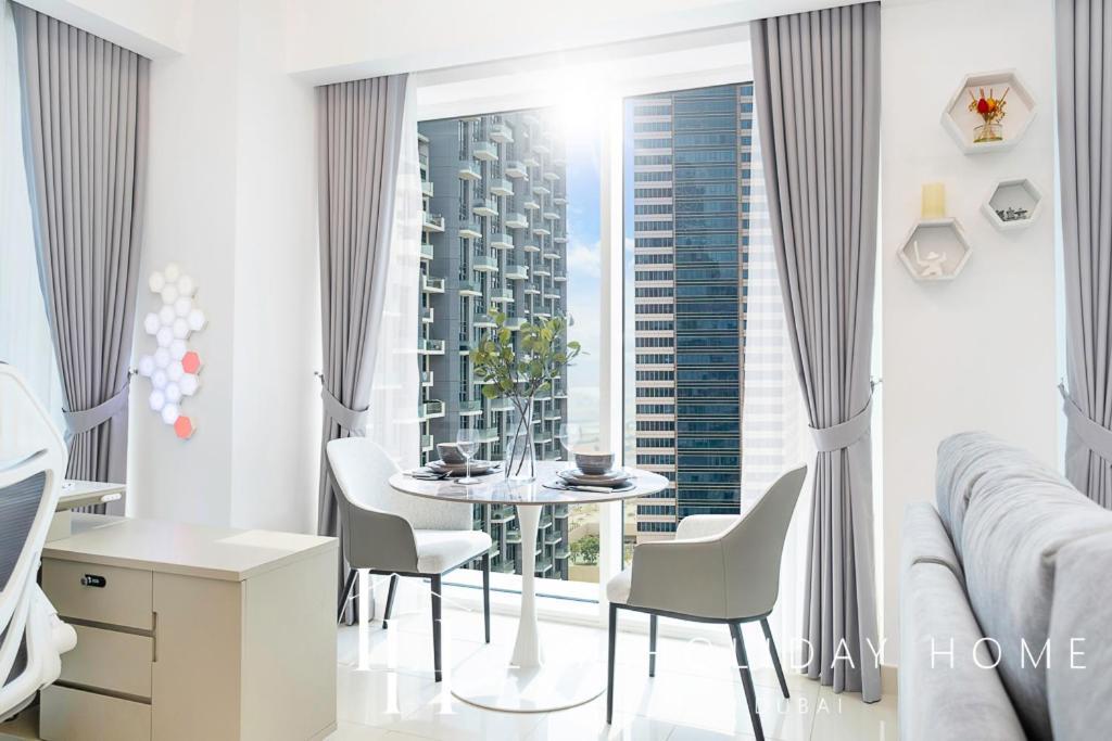 Lux The West Wharf Canal View Dubai