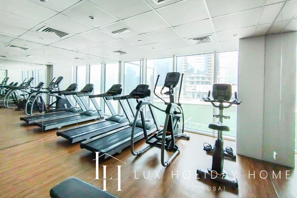 Lux The West Wharf Canal View Apartment Dubai