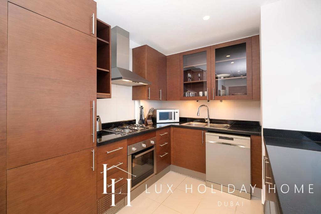 Lux The West Wharf Canal View Dubai