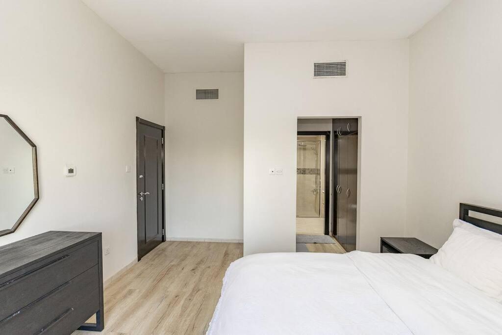 Apartment Discovery Gardens American Style 1br Close 2 Metro