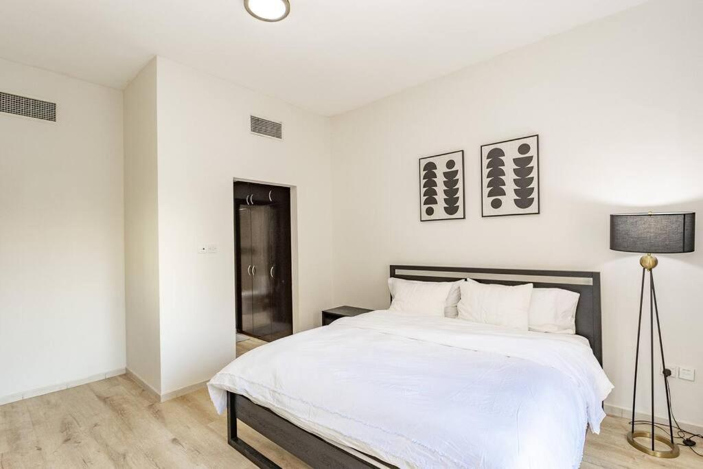 Discovery Gardens American Style 1br Close 2 Metro Apartment Dubai
