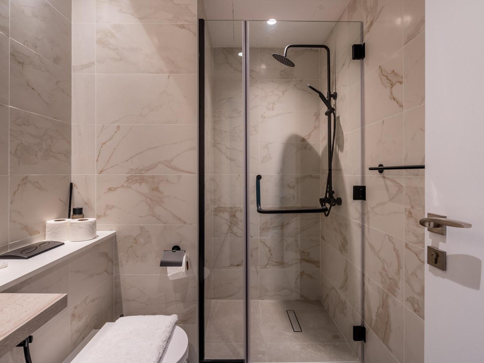 Apartment Chic In The Heart Of With Pool Dubai